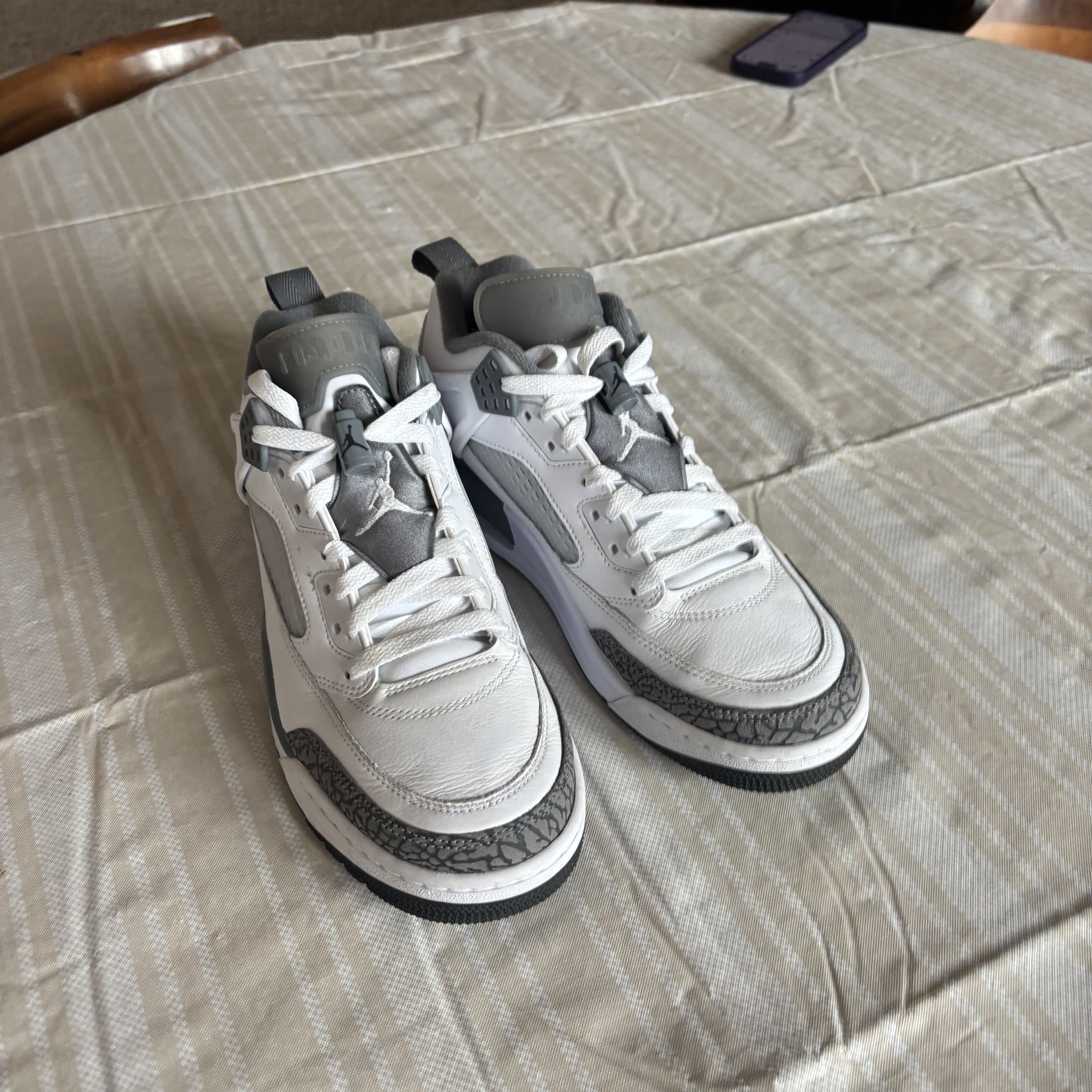 Jordan Athletic Shoes White And Gray